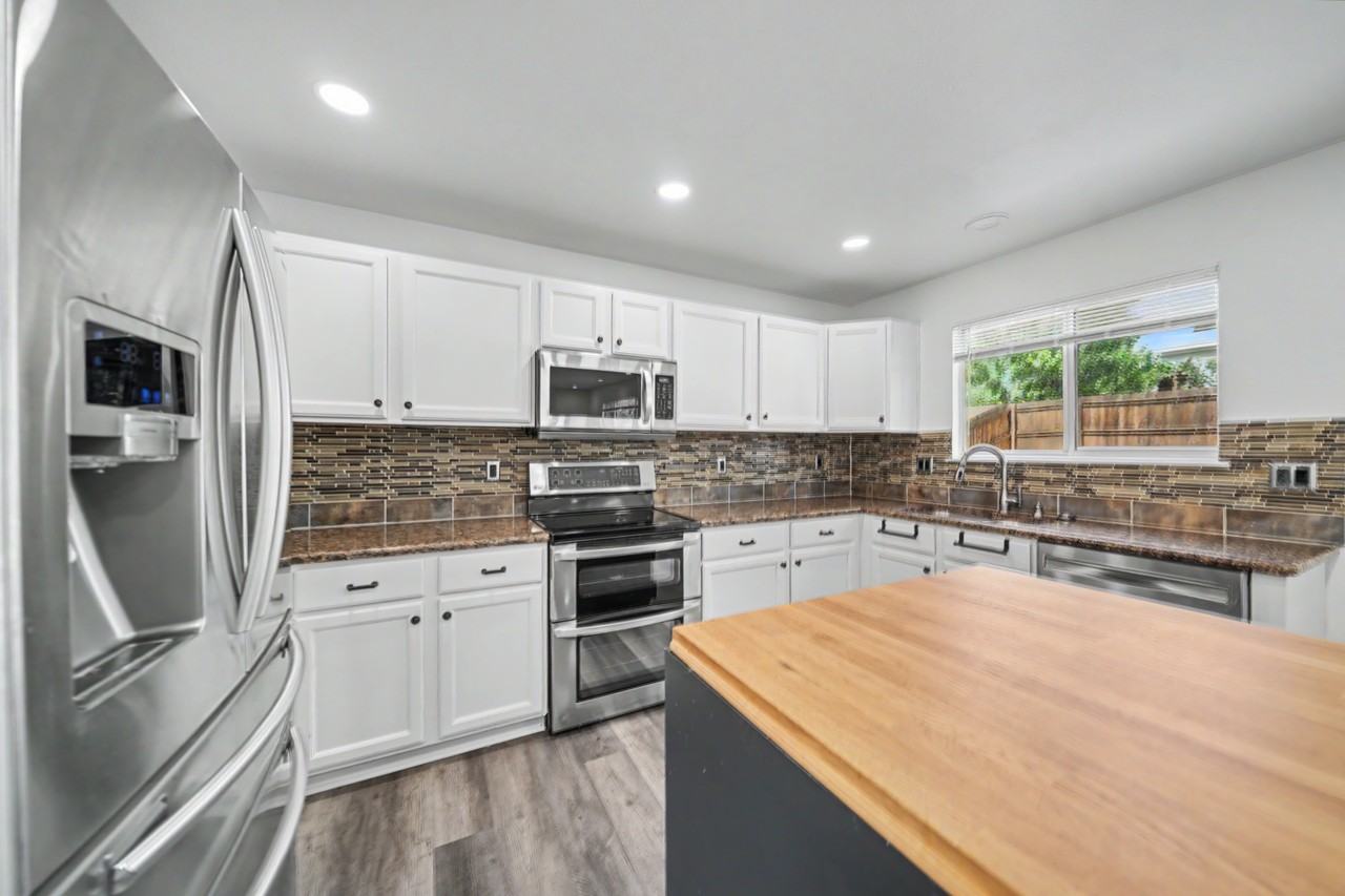 21497 E Crestridge Pl - Photo 3 of 18
