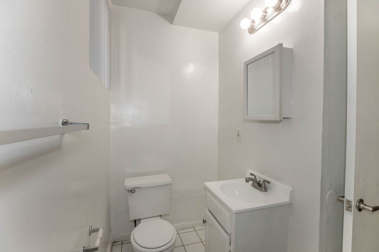 39 Sunset Ave #105 - Photo 4 of 10