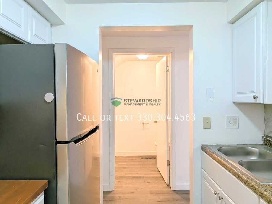 372 Oak Manor Ave Ne - Photo 2 of 19