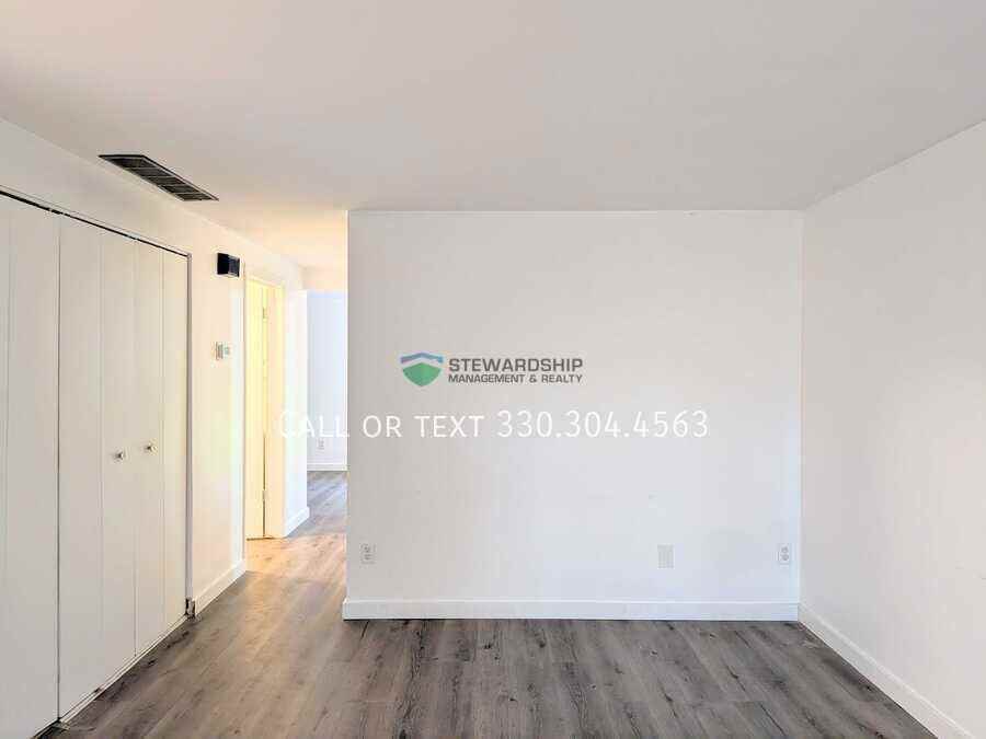 372 Oak Manor Ave Ne - Photo 4 of 19