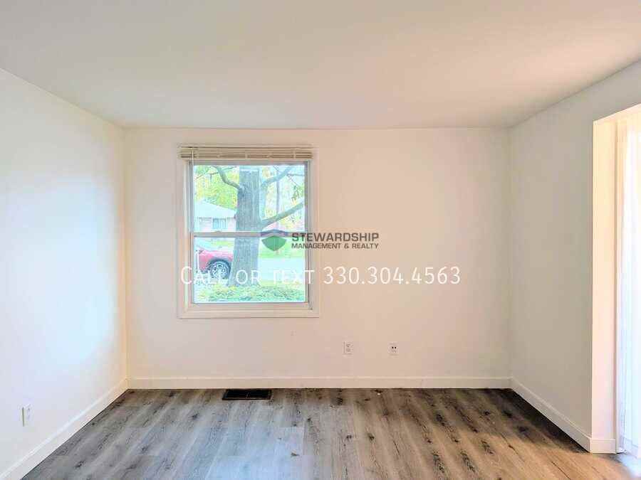 372 Oak Manor Ave Ne - Photo 5 of 19