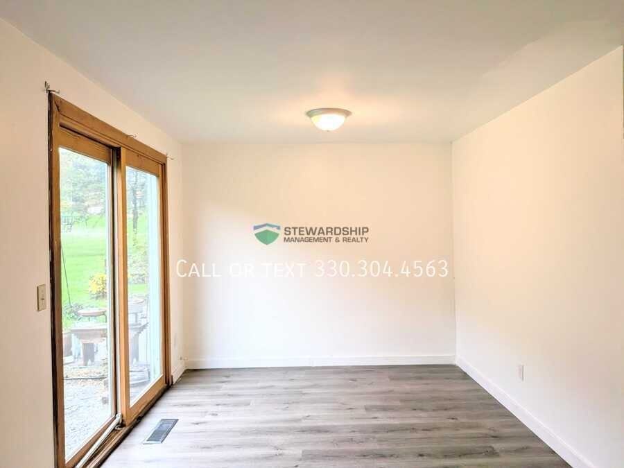 372 Oak Manor Ave Ne - Photo 7 of 19
