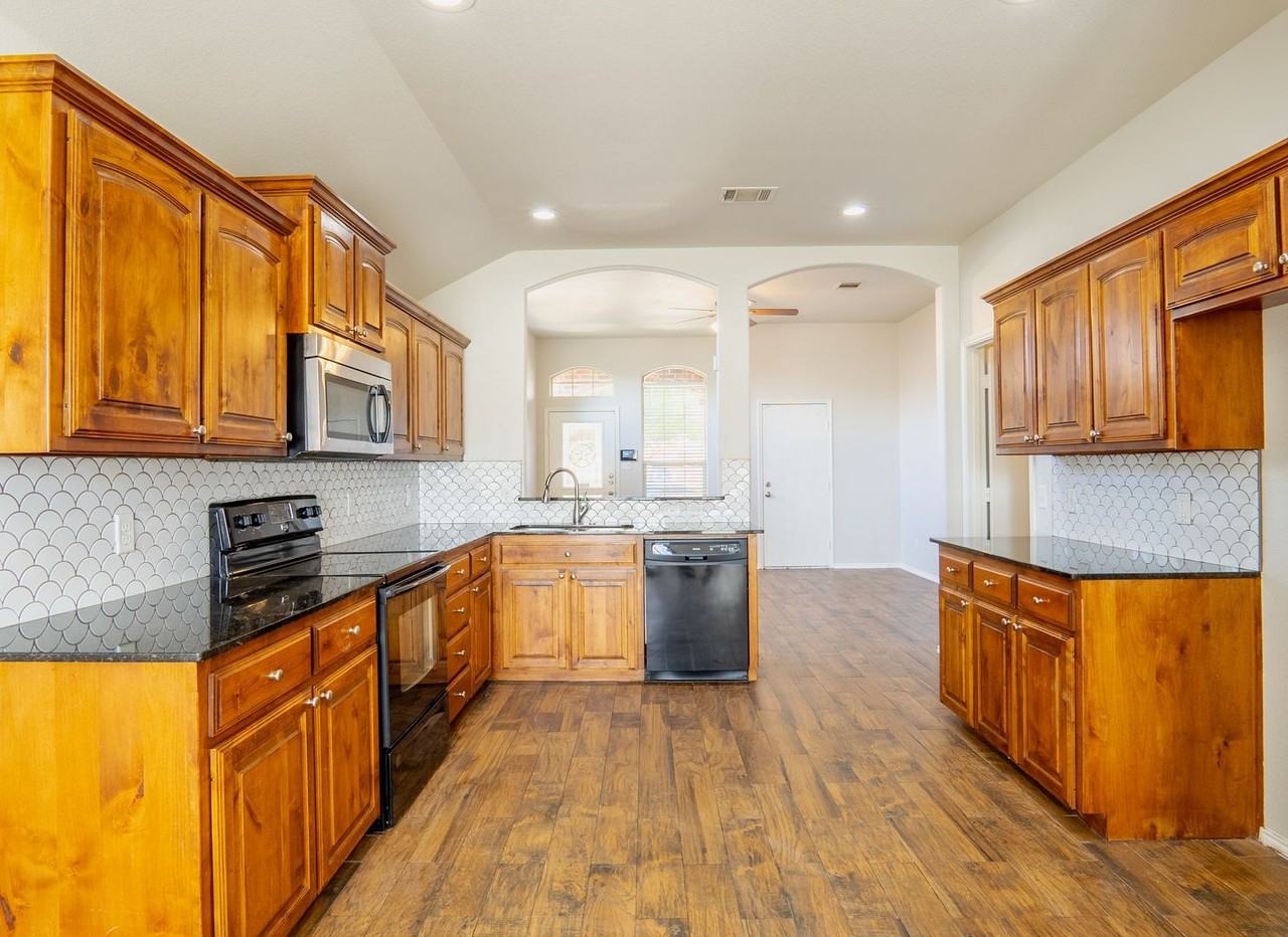 4629 Thistle Creek Ct - Photo 5 of 19