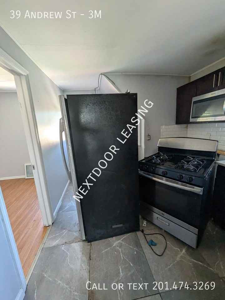 39 Andrew St #3M - Photo 2 of 11