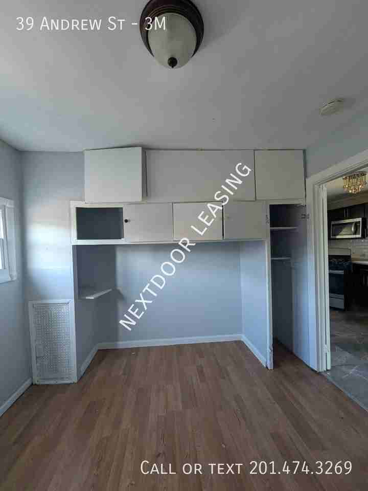39 Andrew St #3M - Photo 7 of 11