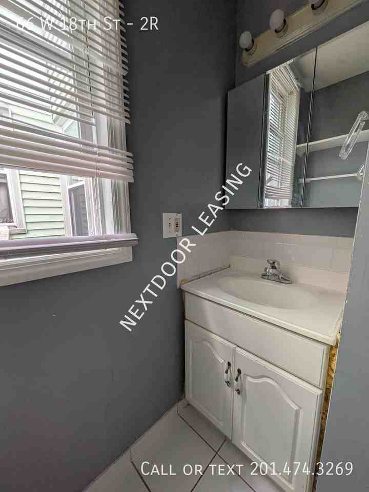 66 W 18th St #2R - Photo 4 of 9