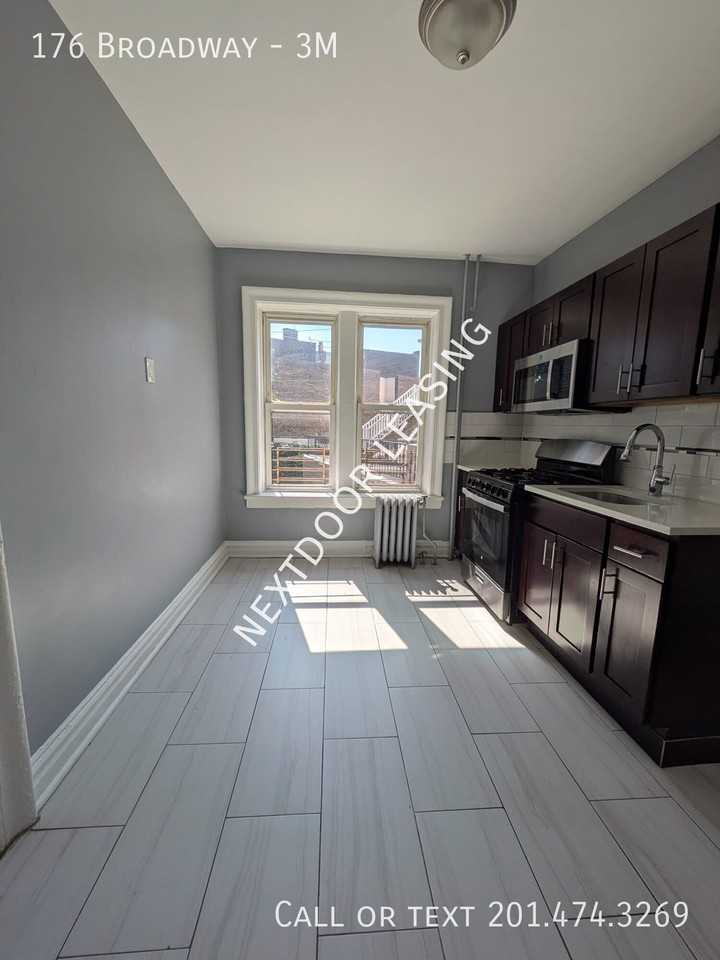 176 Broadway #3M - Photo 2 of 6