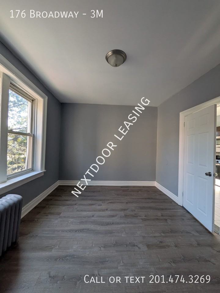 176 Broadway #3M - Photo 4 of 6