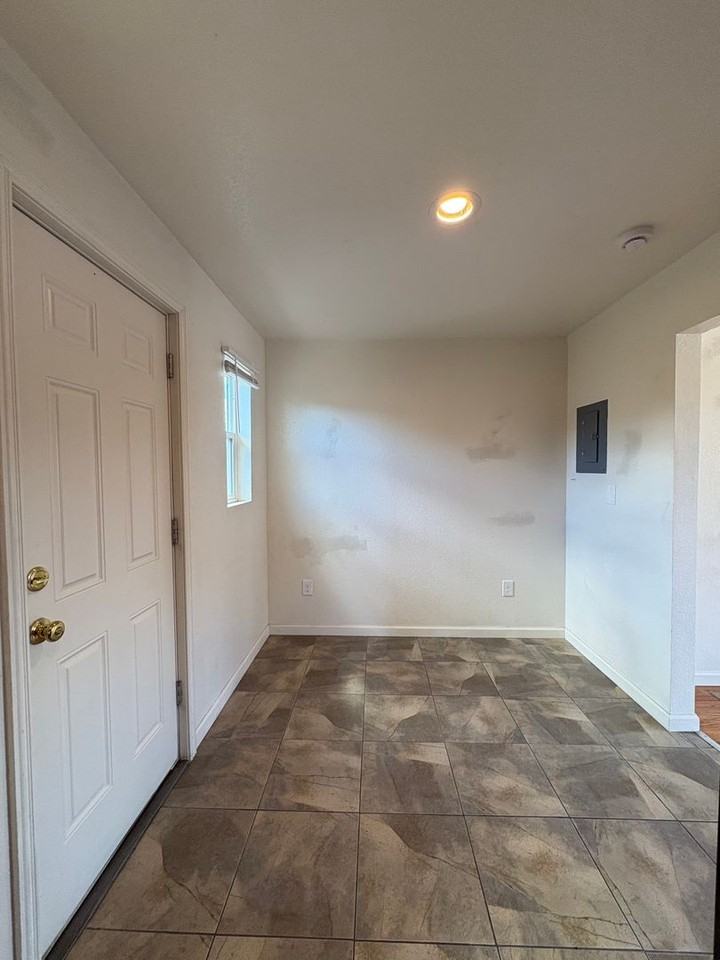 3240 W 55th Pl #03 - Photo 3 of 13
