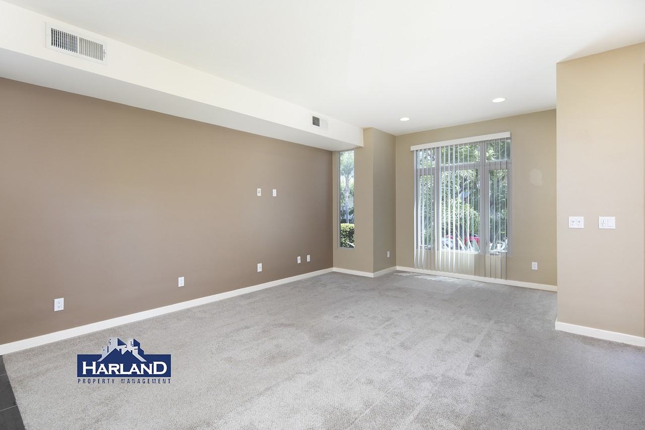 3528-3538 Indiana St Unit 3528 - Photo 4 of 26