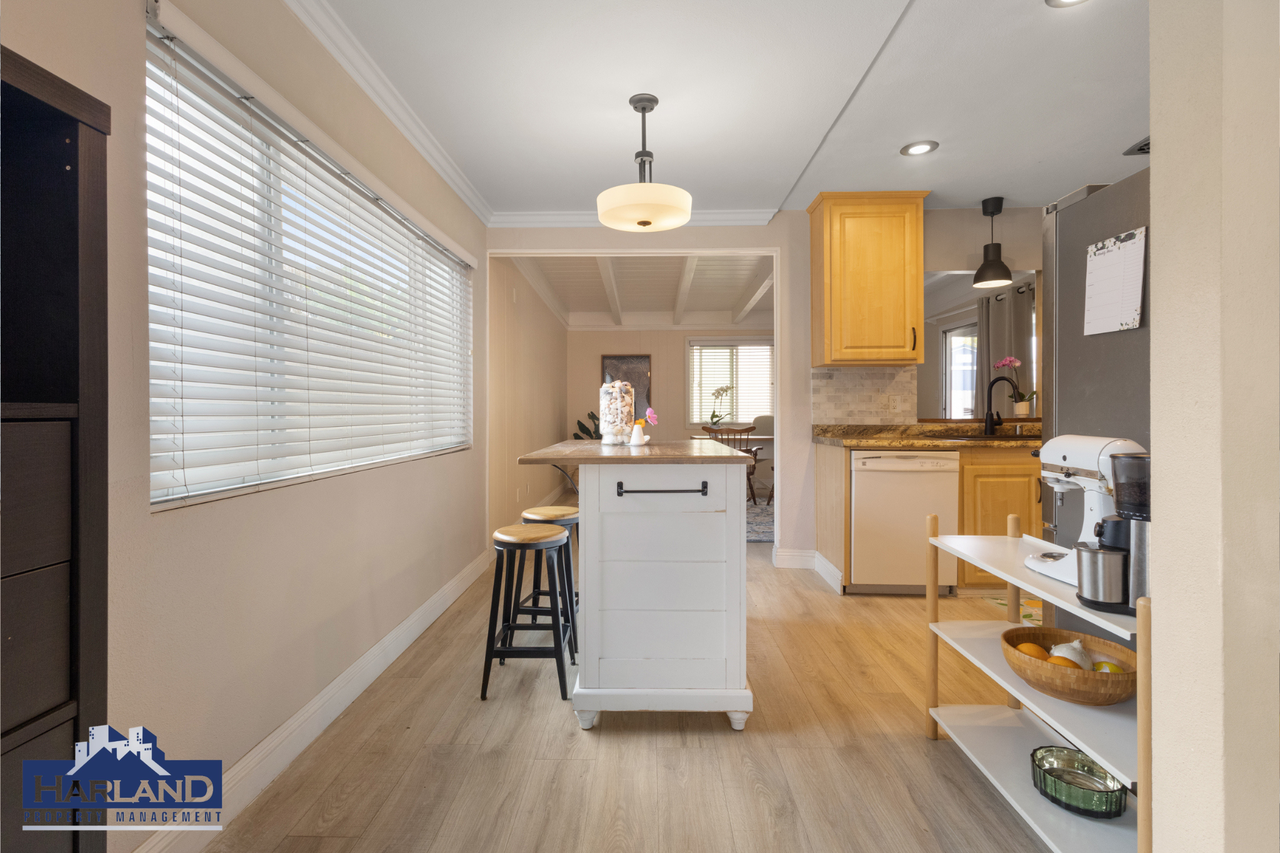 1315 Bush St - Photo 7 of 44