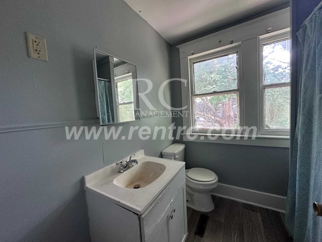 92 Lake St - Photo 4 of 13