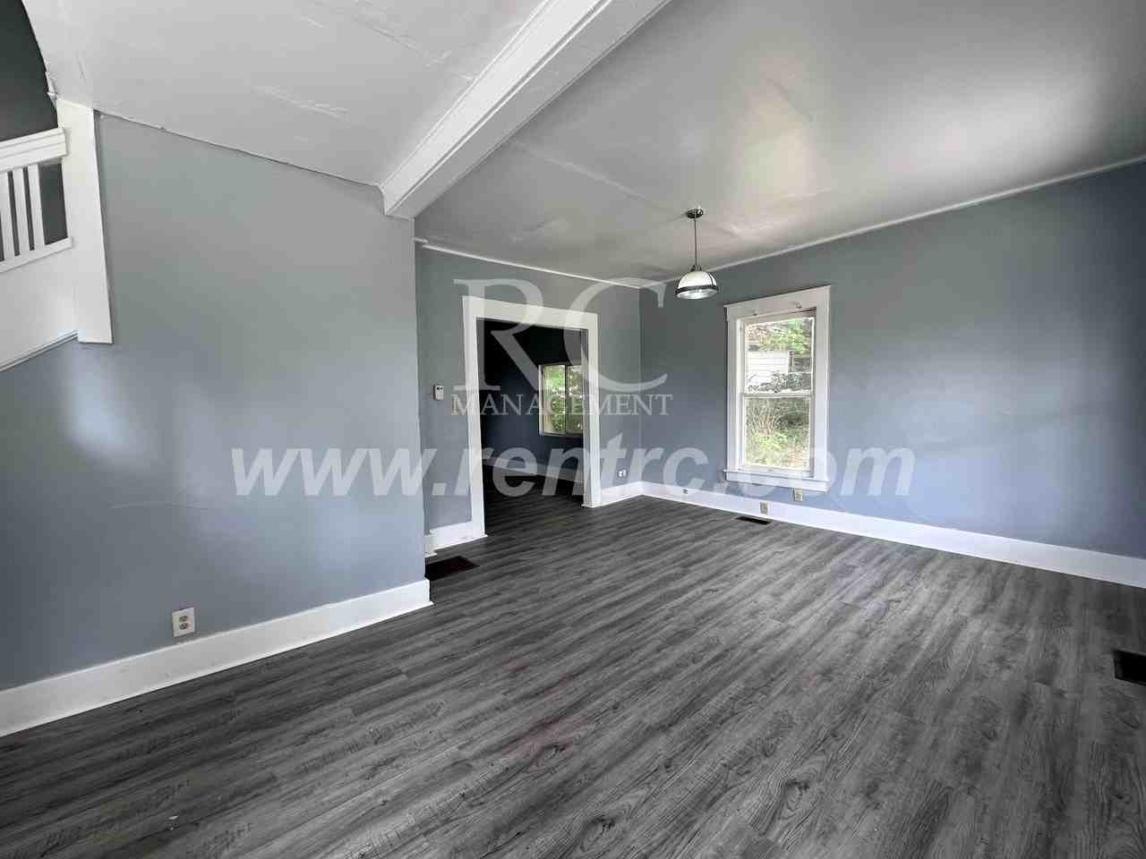 92 Lake St - Photo 6 of 13
