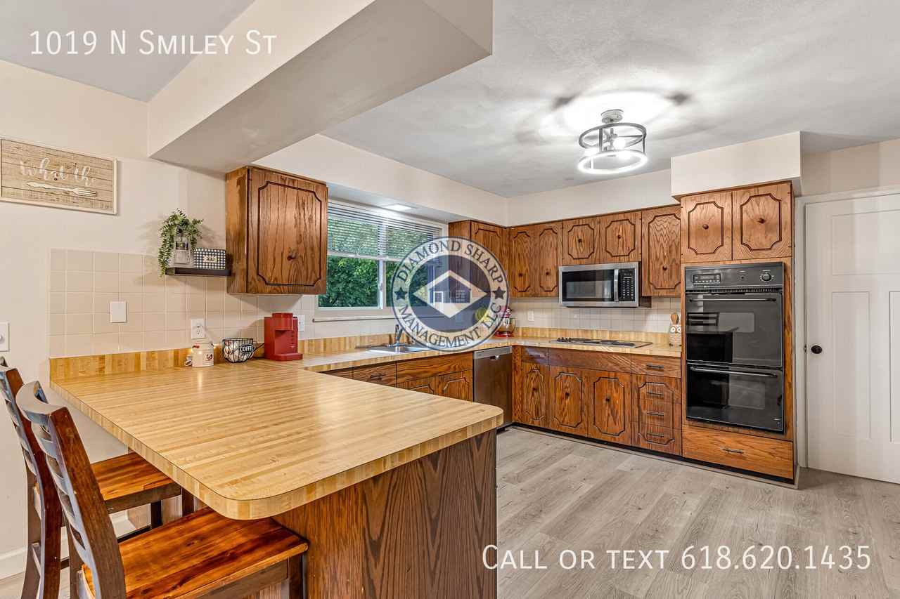 1019 N Smiley St - Photo 3 of 12
