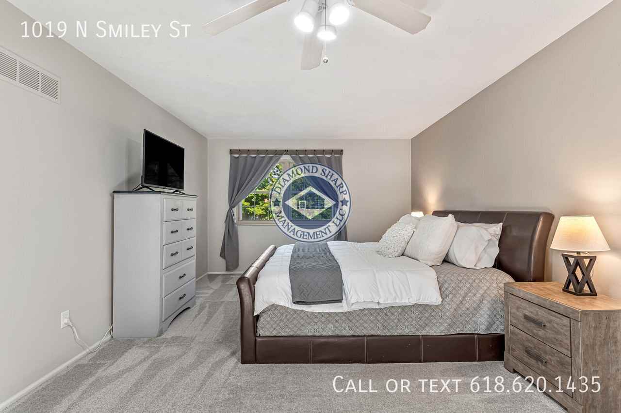 1019 N Smiley St - Photo 5 of 12