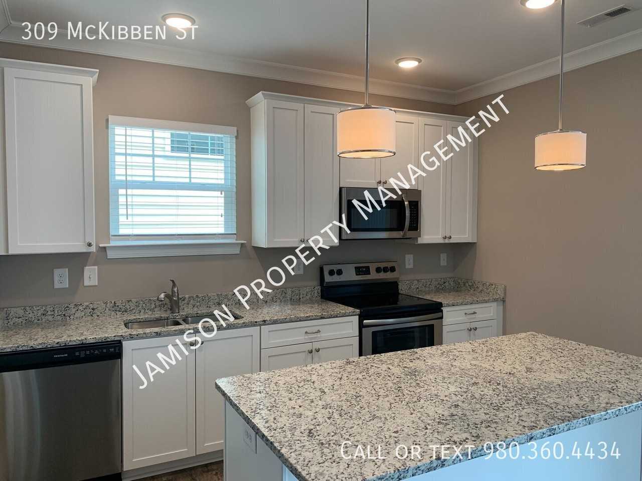 309 Mckibben St - Photo 3 of 9