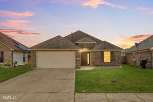 featured image of 521 Linnhurst Dr
