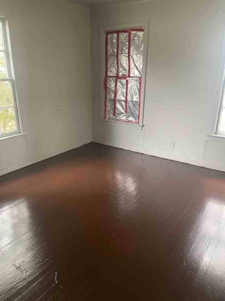 2825 Essex St - Photo 4 of 12