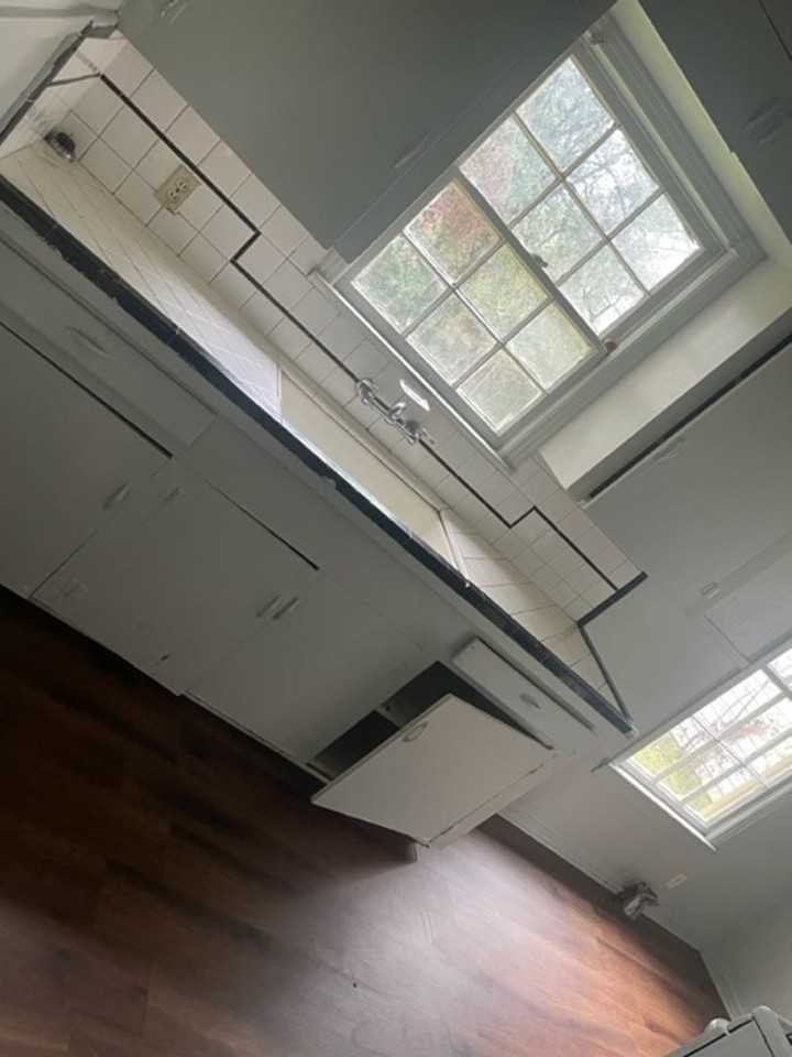 2825 Essex St - Photo 5 of 12