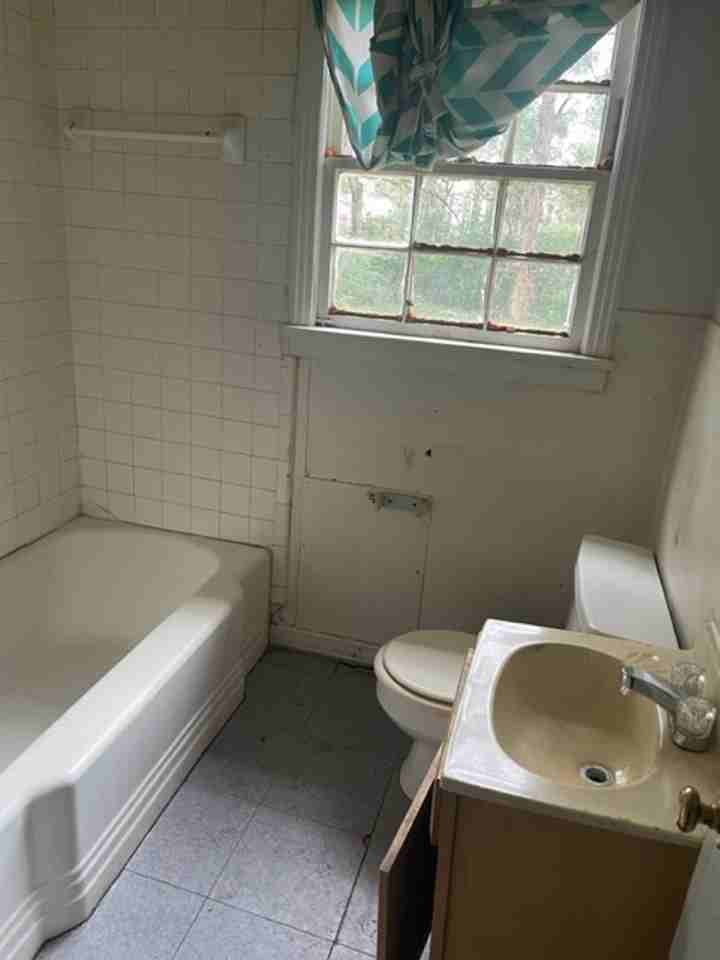 2825 Essex St - Photo 7 of 12