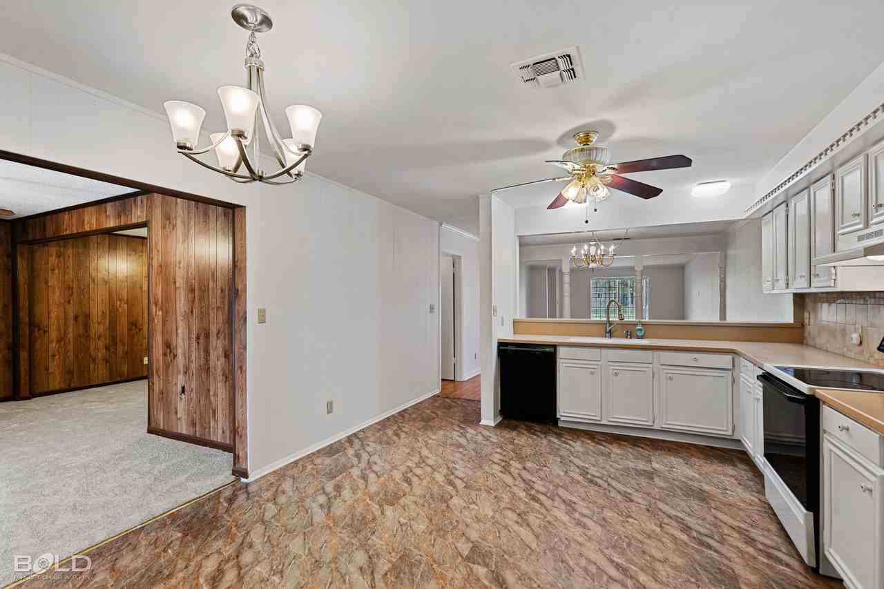 203 Stratmore Dr - Photo 4 of 19