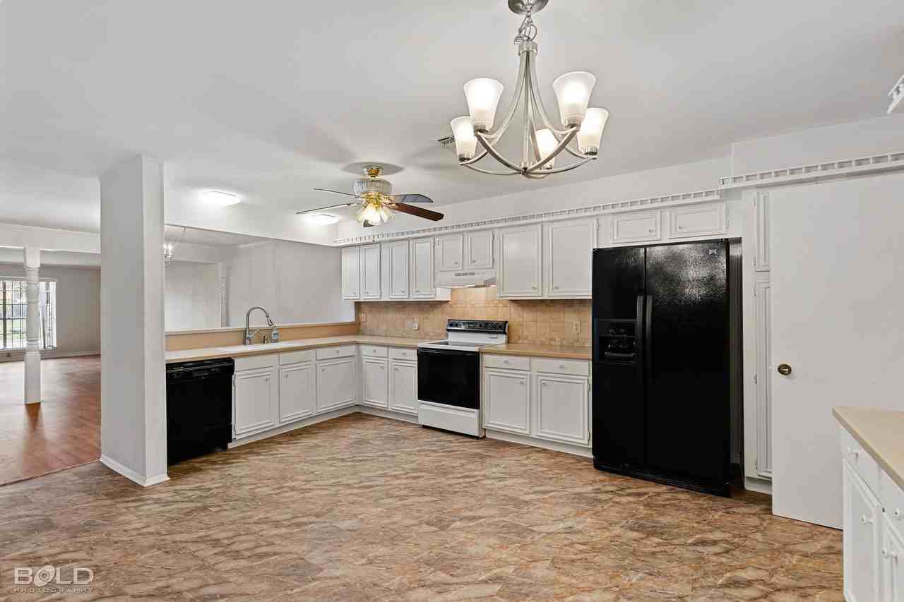 203 Stratmore Dr - Photo 5 of 19