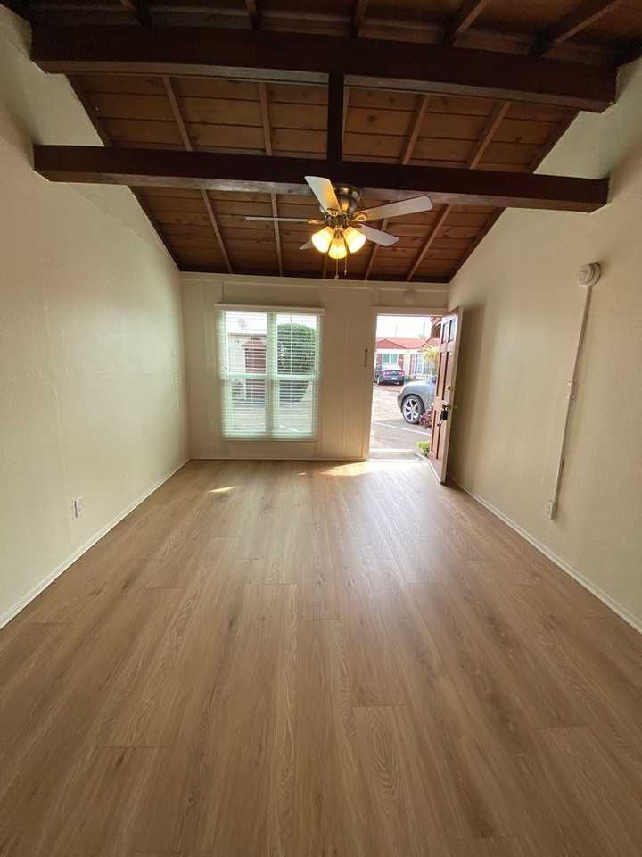 4432 Pacific Hwy #17 - Photo 2 of 5