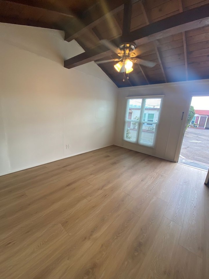 4432 Pacific Hwy #17 - Photo 3 of 5