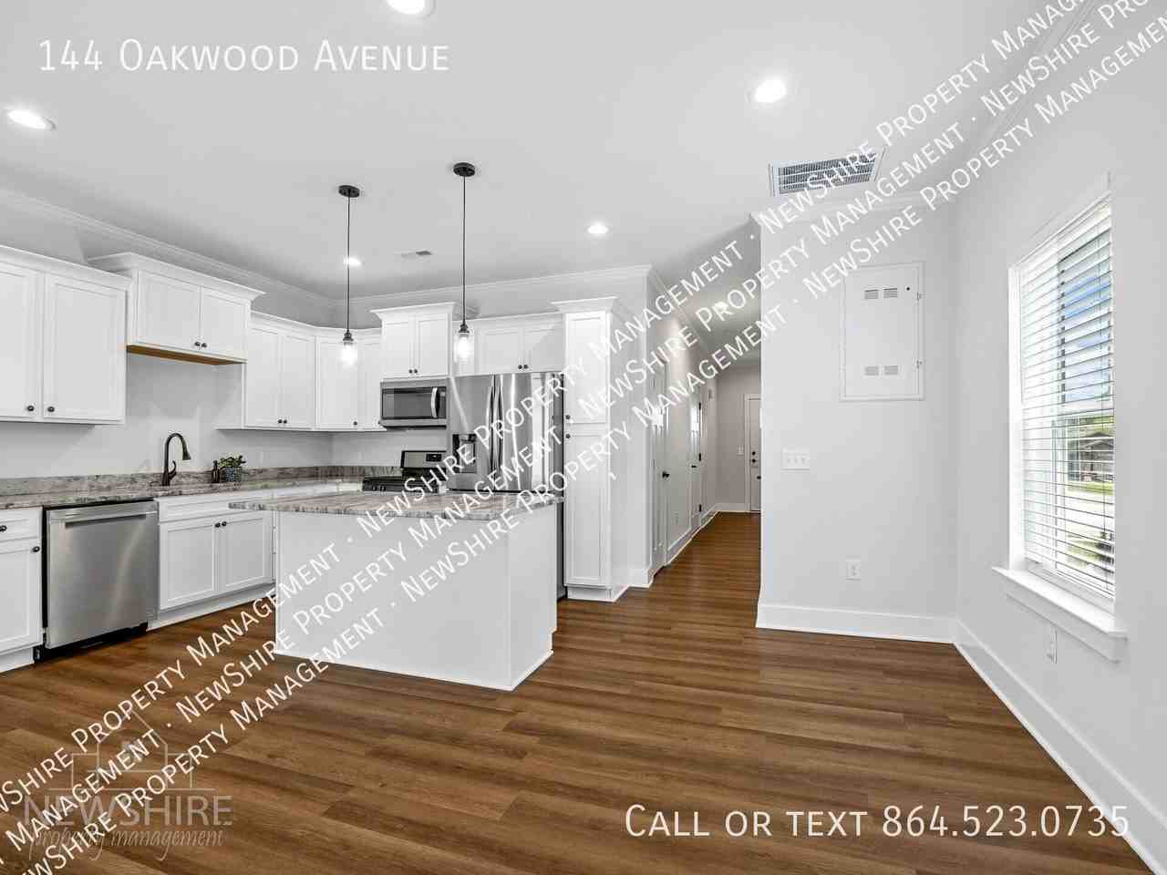 144 Oakwood Ave - Photo 5 of 50