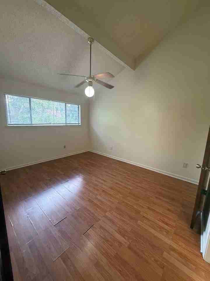 8216 Governor Dr Apt C - Photo 4 of 14