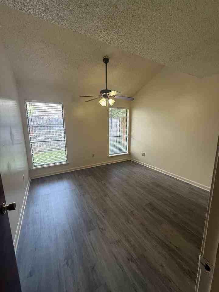 8216 Governor Dr Apt C - Photo 6 of 14