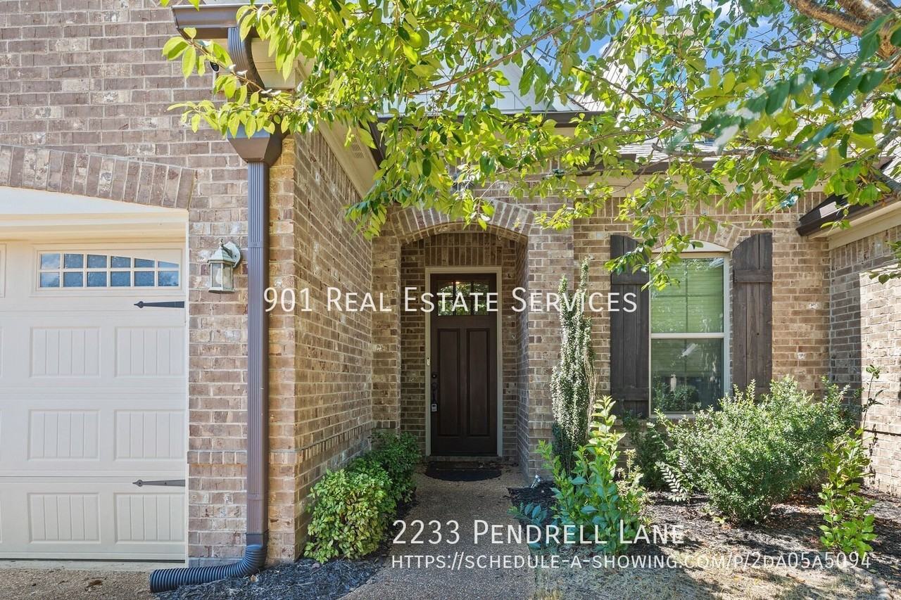 2233 Pendrell Ln - Photo 3 of 29