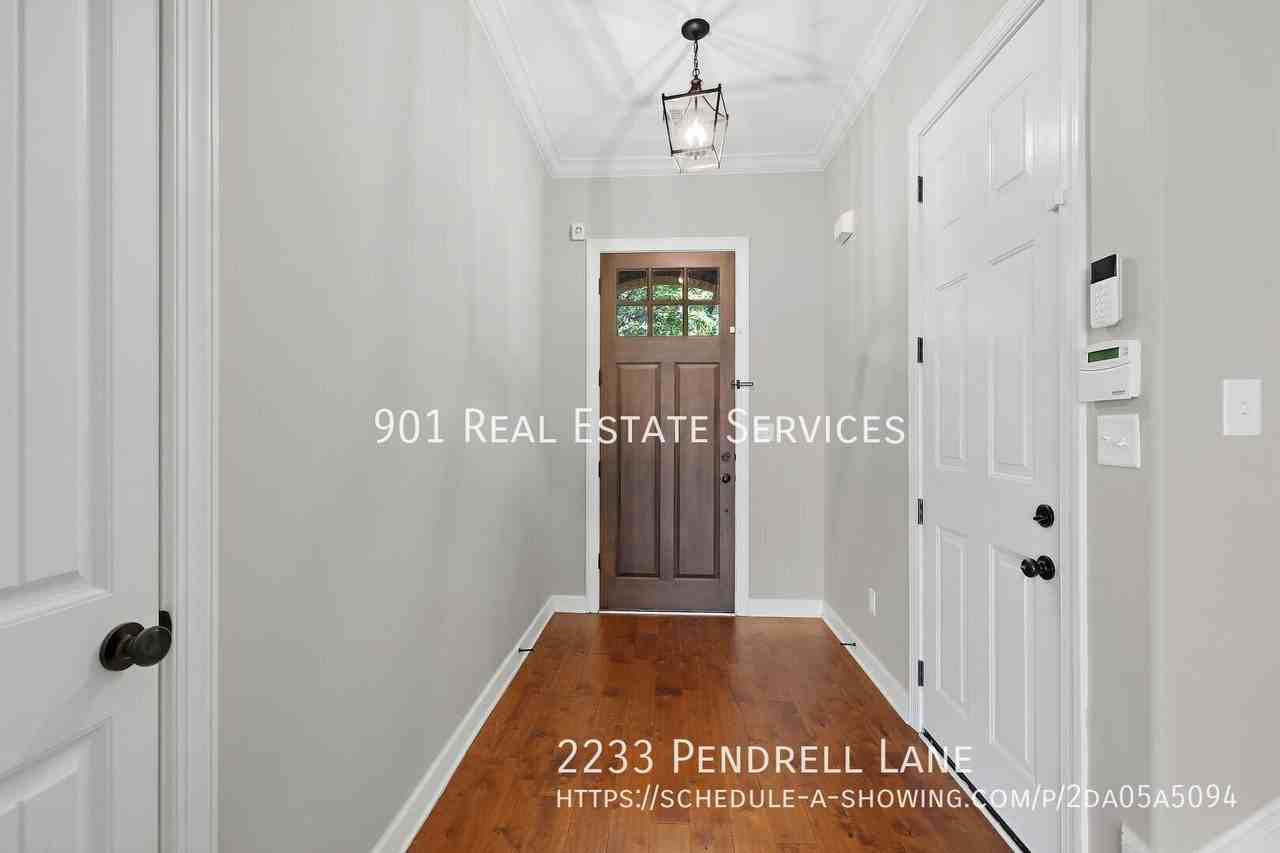 2233 Pendrell Ln - Photo 4 of 29