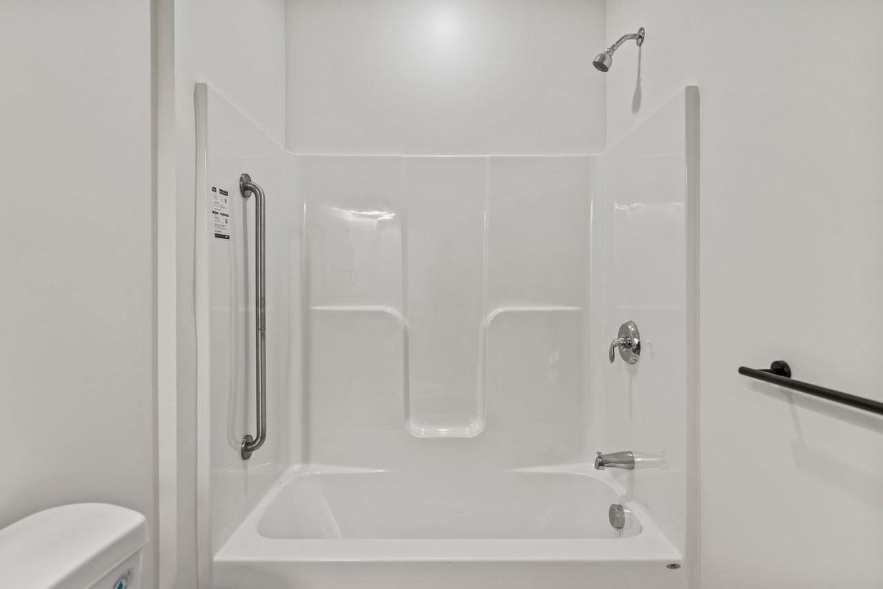 386 Saint John St #9 - Photo 7 of 18