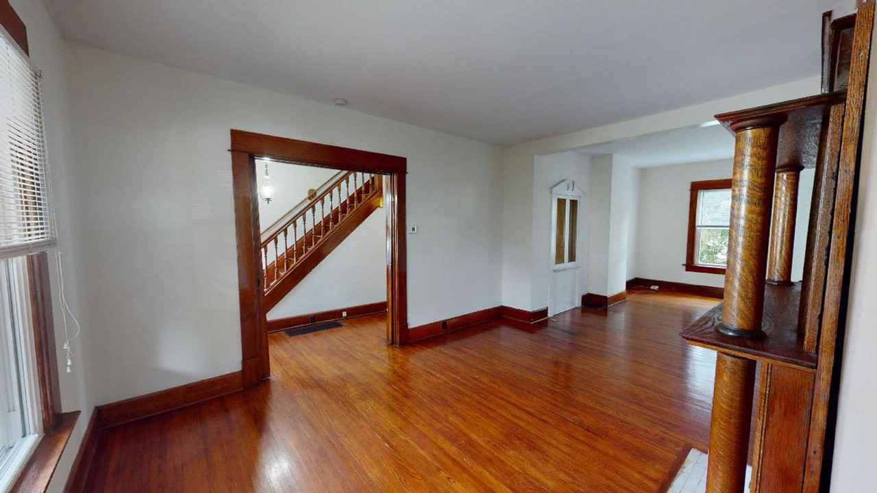 160 E Maynard Ave - Photo 5 of 11