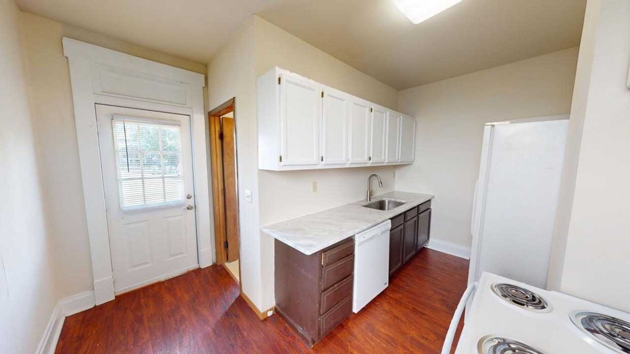 102 E Patterson Ave - Photo 2 of 14