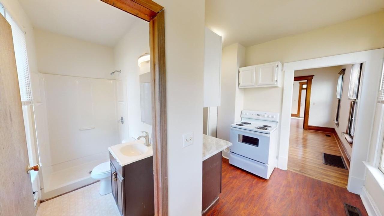 102 E Patterson Ave - Photo 3 of 14