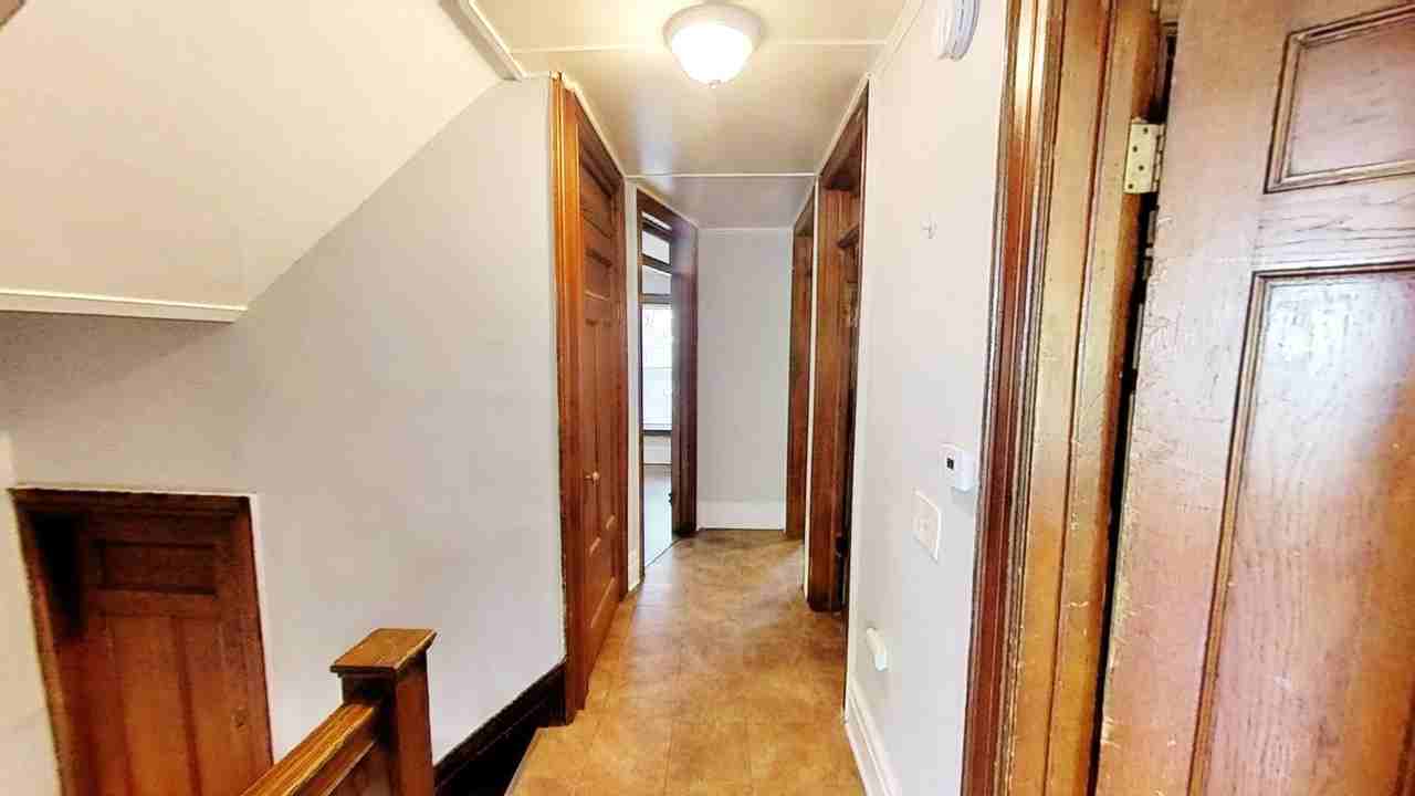 289B Pearl St - Photo 2 of 26