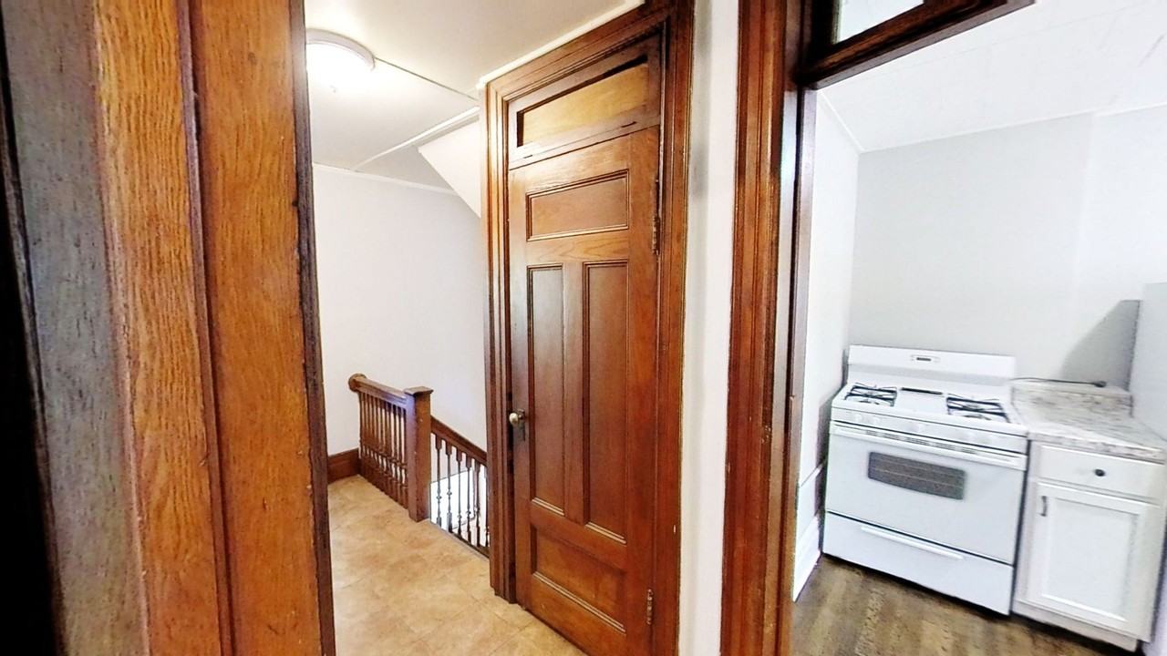 289B Pearl St - Photo 4 of 26