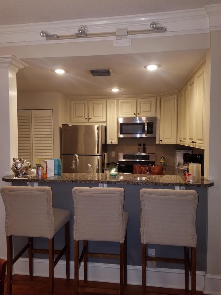 415 E Livingston St #G - Photo 7 of 32