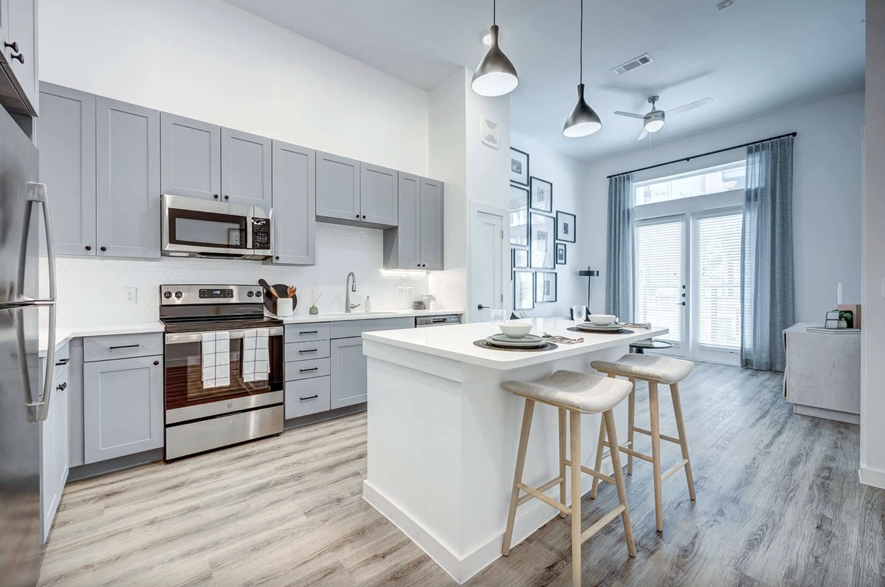4402 S Congress Ave - Photo 5 of 20