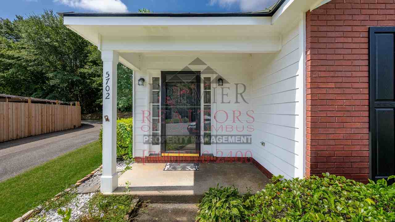 5702 Stoneridge Dr - Photo 5 of 32