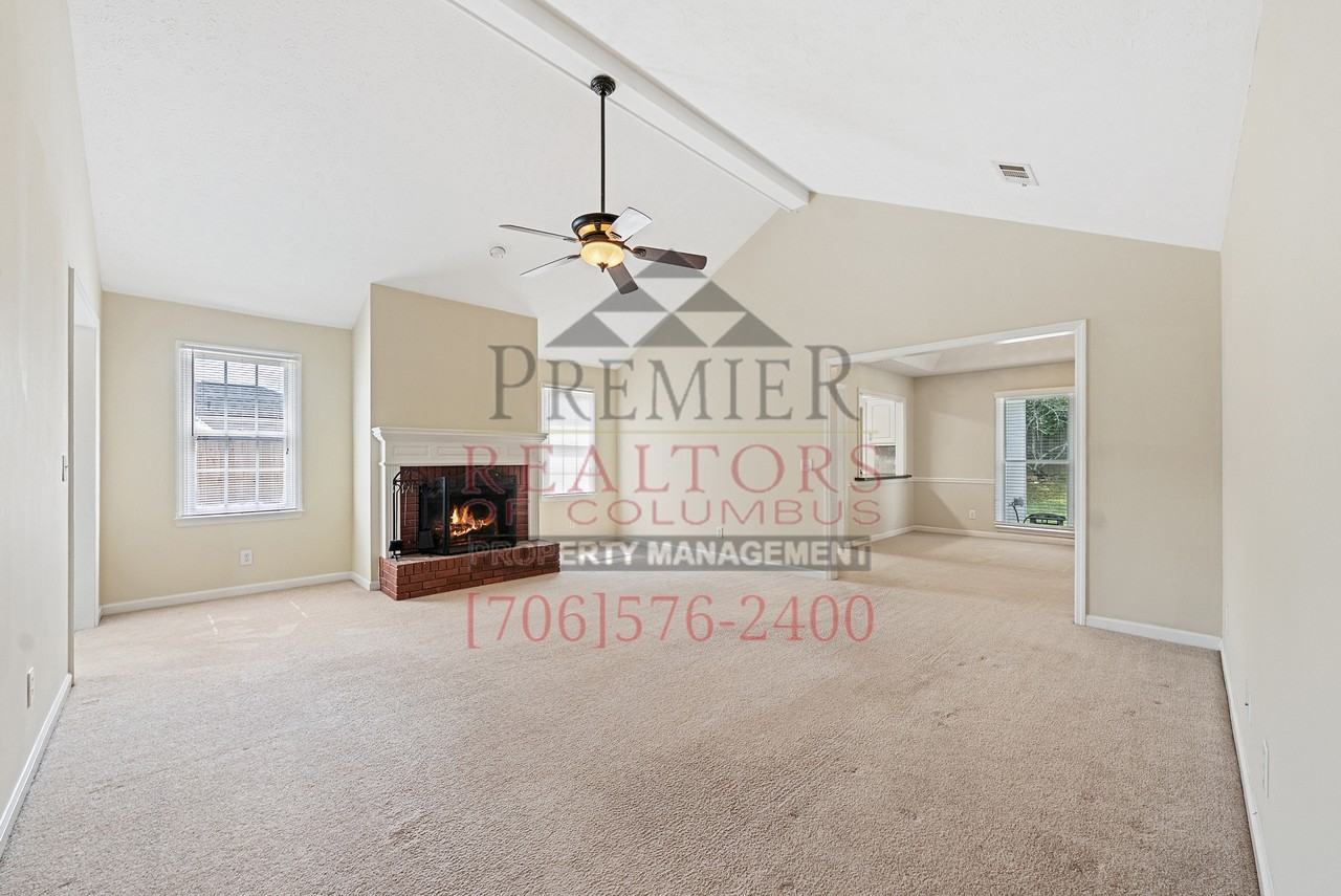 5702 Stoneridge Dr - Photo 6 of 32