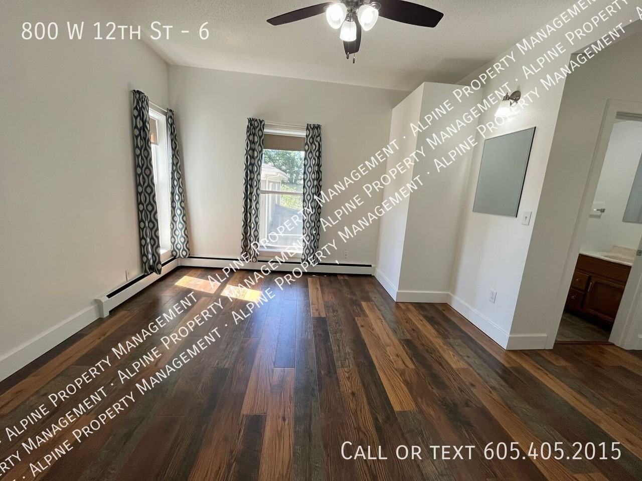 800 W 12th St #6 - Photo 3 of 19