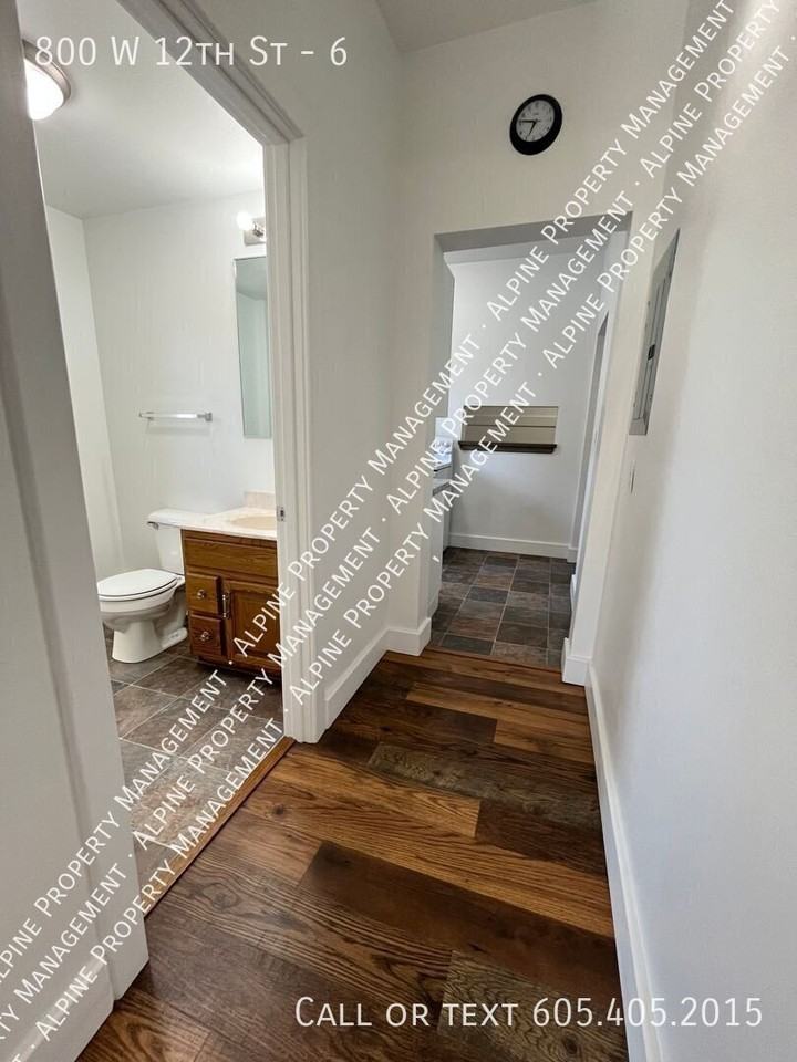 800 W 12th St #6 - Photo 5 of 19