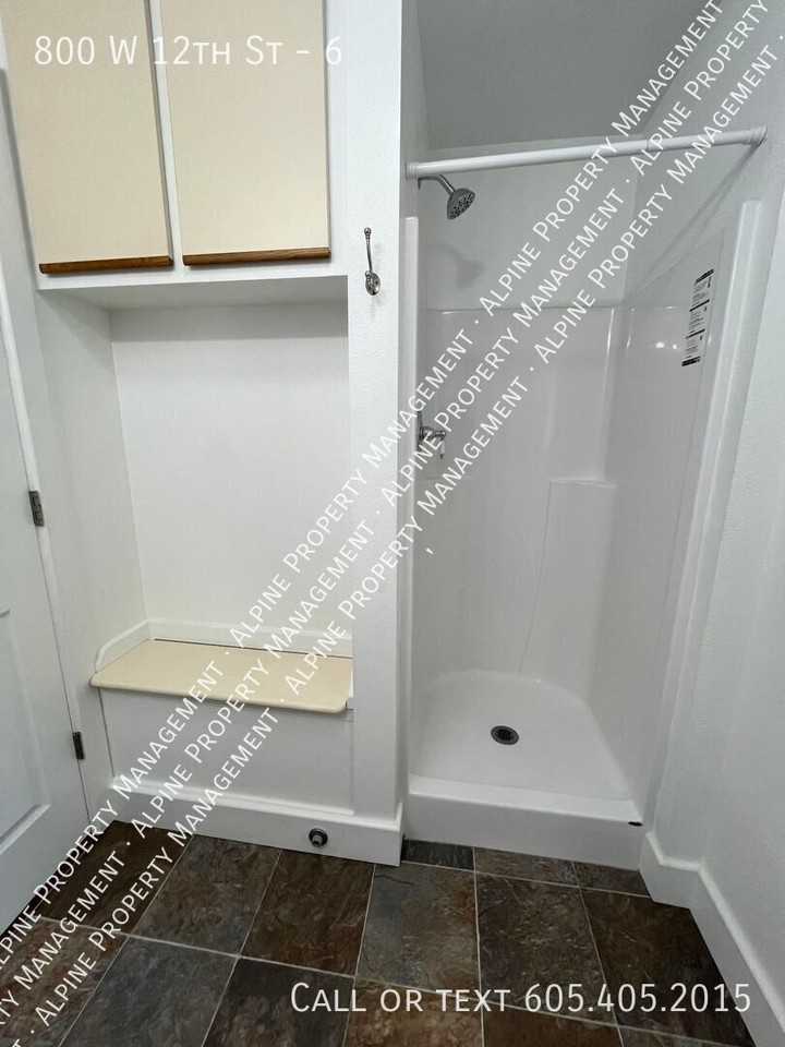 800 W 12th St #6 - Photo 7 of 19
