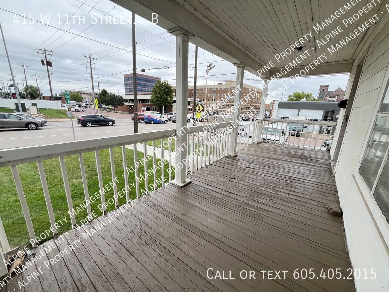 415 W 11th St #B - Photo 3 of 25