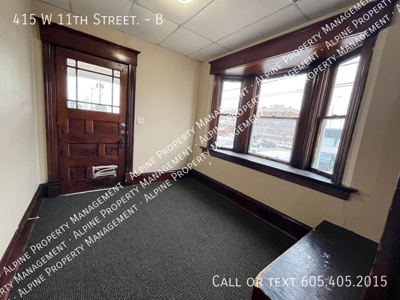 415 W 11th St #B - Photo 5 of 25