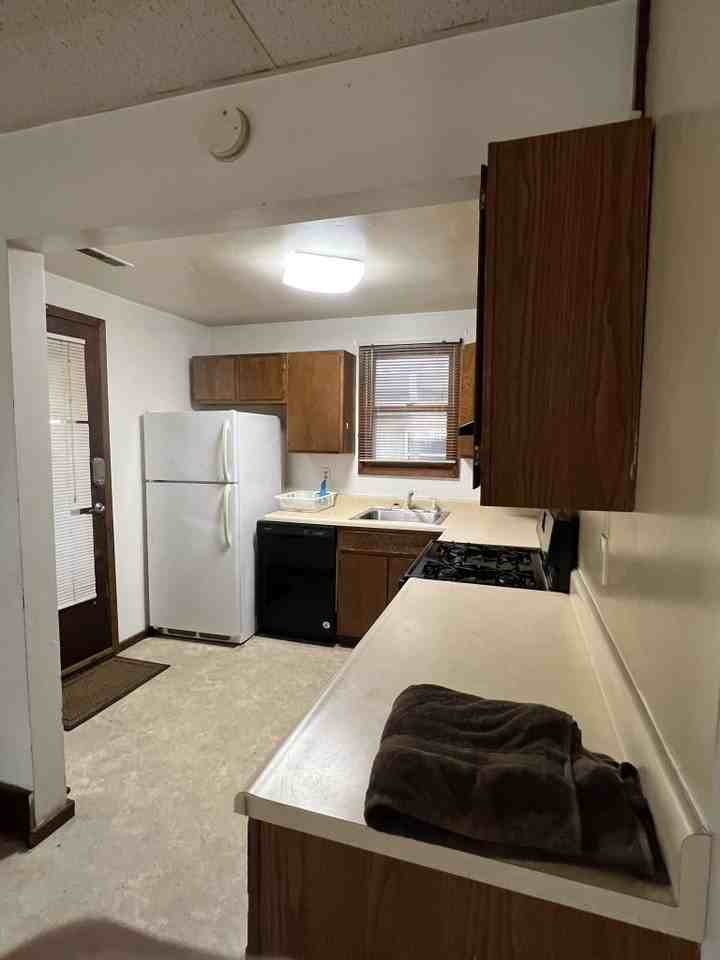 107 E Stewart Rd #A - Photo 3 of 8
