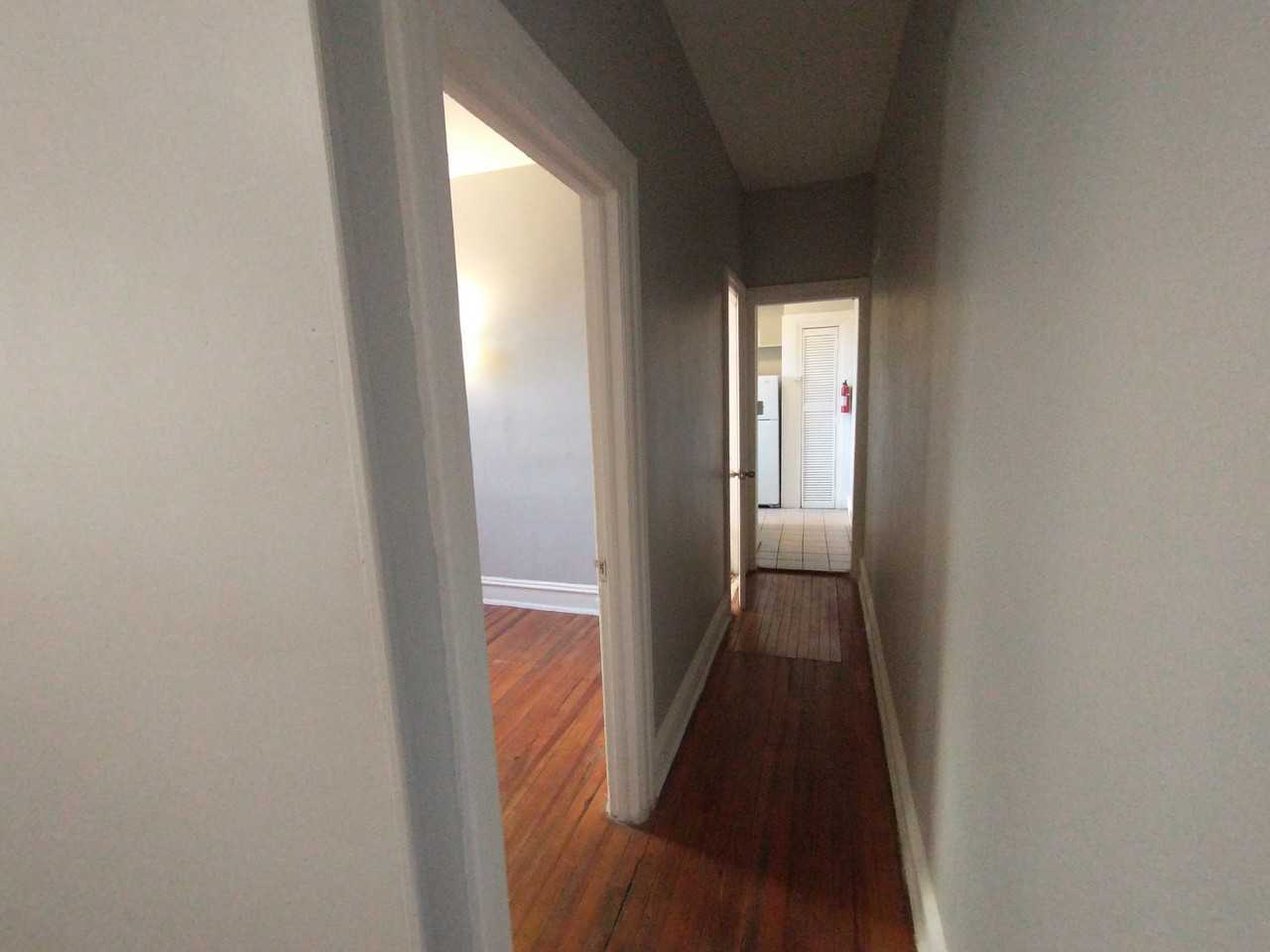 307 Dolphin St #3D - Photo 2 of 8